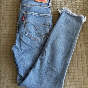 Levi's Women's Light Blue Cropped Jeans 721 High Rise Skinny Fit